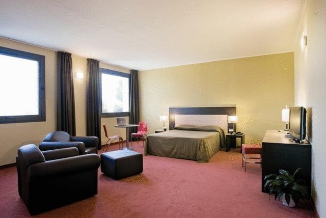 Hotel Don Camillo Brescello Habitación foto